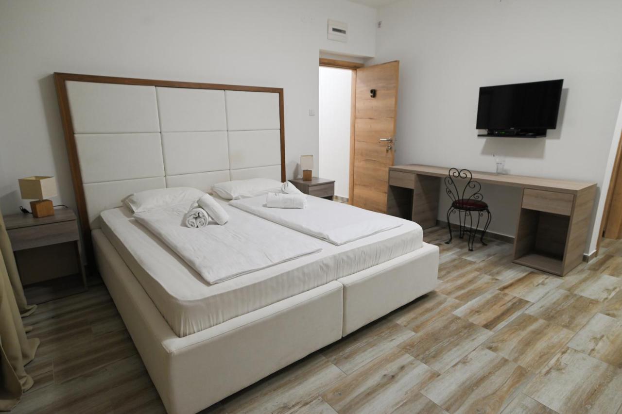 Aparthotel Twenty Park à Kikinda Extérieur photo