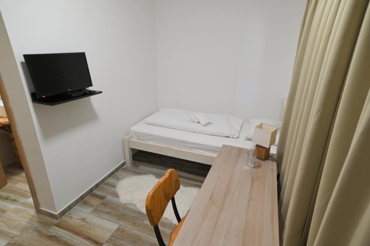 Aparthotel Twenty Park à Kikinda Extérieur photo